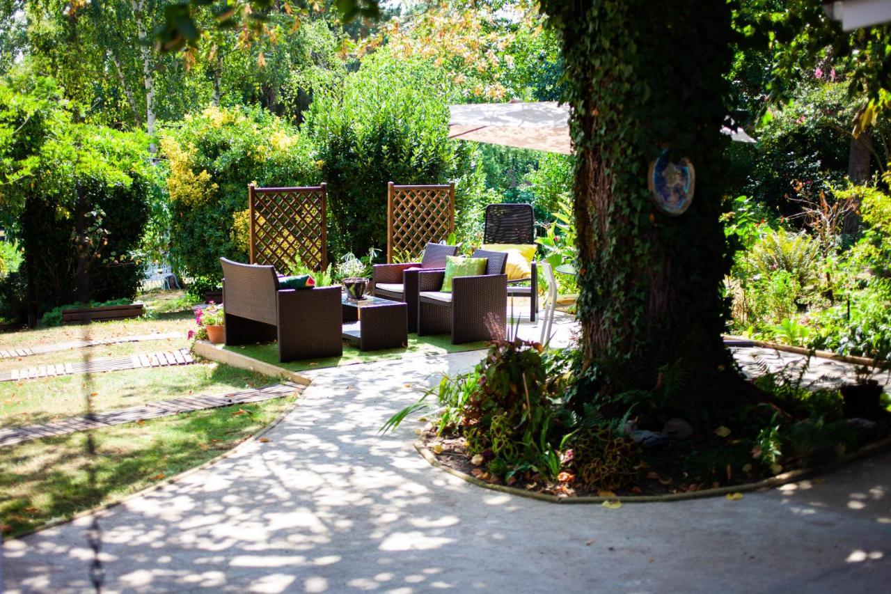 Апартаменти Mirguet Au Jardin Saint-Elix-le-Chateau Екстер'єр фото